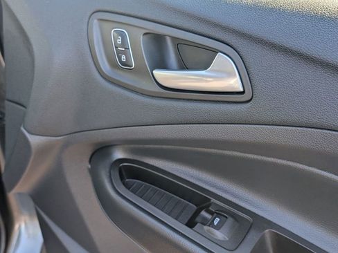 Used 2017 Ford Escape SE image 47