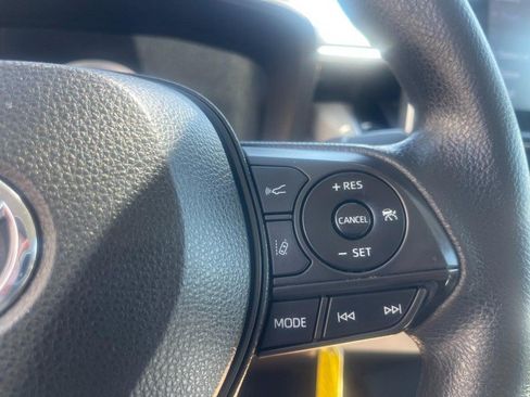 Used 2021 Toyota Corolla LE FWD image 18