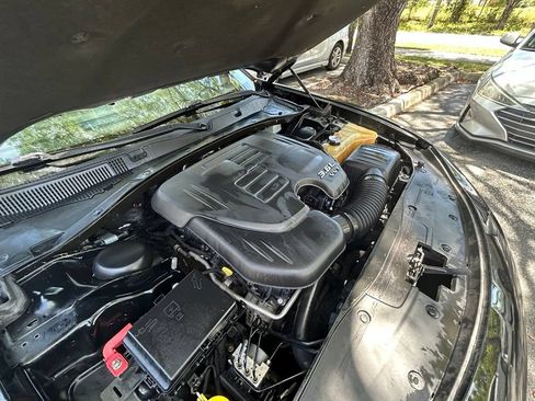 Used 2017 Dodge Charger SE RWD image 27