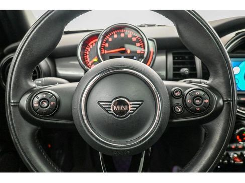 Used 2020 MINI Cooper 4-Door Hardtop w/ Storage Package FWD image 33