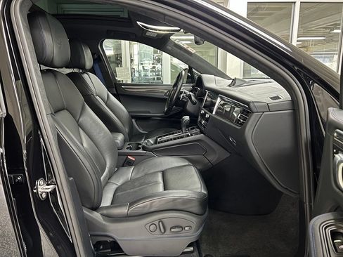 Used 2022 Porsche Macan S AWD/4WD image 23