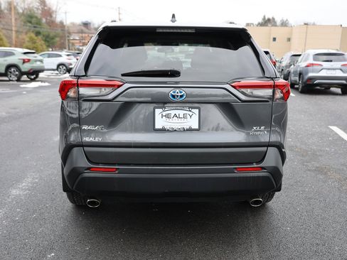 Used 2020 Toyota RAV4 XLE image 6