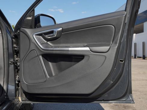 Used 2016 Volvo S60 T5 Premier w/ Convenience Package FWD image 26