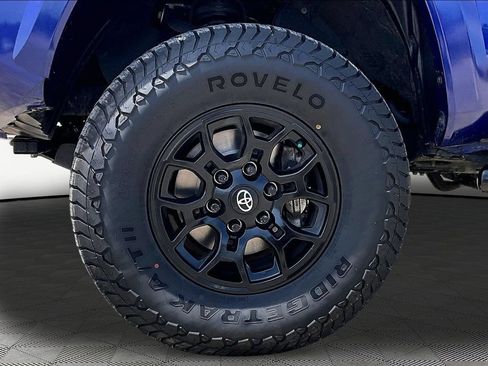 Used 2022 Toyota Tacoma SR5 AWD/4WD image 9