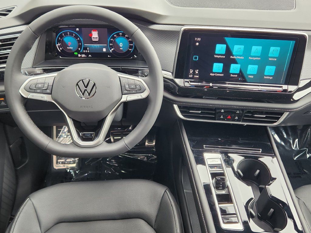 New 2026 Volkswagen Atlas Cross Sport SEL R-Line AWD/4WD image 2