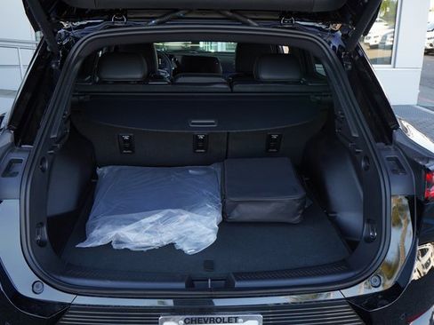 New 2025 Chevrolet Equinox EV LT image 8