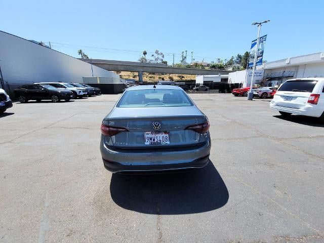 Used 2024 Volkswagen Jetta SE FWD image 7