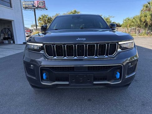 Used 2022 Jeep Grand Cherokee Overland AWD/4WD image 11