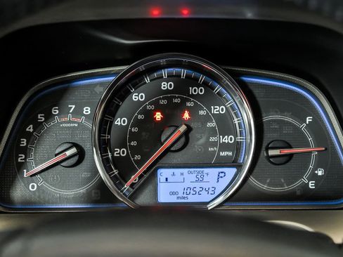 Used 2015 Toyota RAV4 Limited w/ Technology Package AWD/4WD image 19