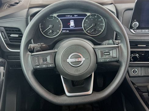 Used 2023 Nissan Rogue S image 18