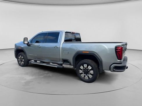 Used 2026 GMC Sierra 3500 Denali w/ Denali Reserve Package AWD/4WD image 3