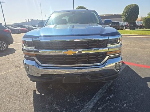 Used 2018 Chevrolet Silverado 1500 LT w/ LT Eassist Package RWD image 2