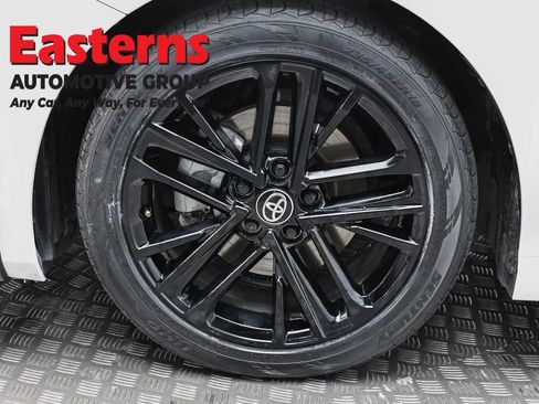 Used 2025 Toyota Camry SE w/ Convenience Package FWD image 32