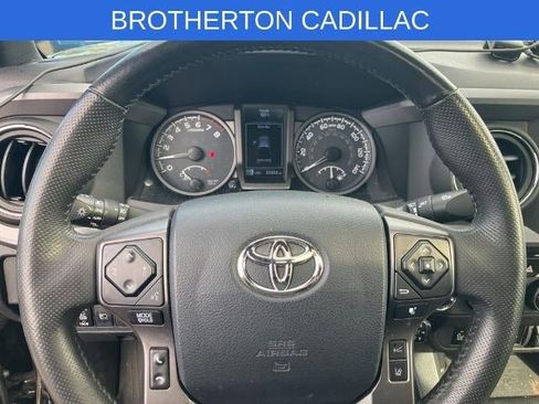Used 2018 Toyota Tacoma TRD Off-Road w/ TRD Premium Off Road Package AWD/4WD image 17