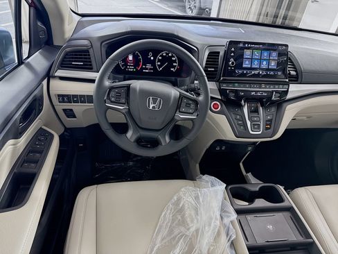 Used 2026 Honda Odyssey EX-L image 12