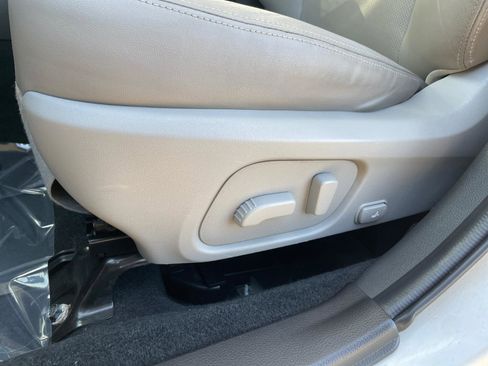 Used 2016 Subaru Forester 2.5i Touring w/ Eyesight & Navigation System image 29