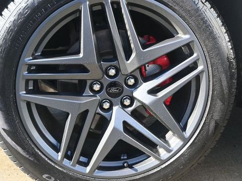 Used 2025 Ford Explorer ST image 27