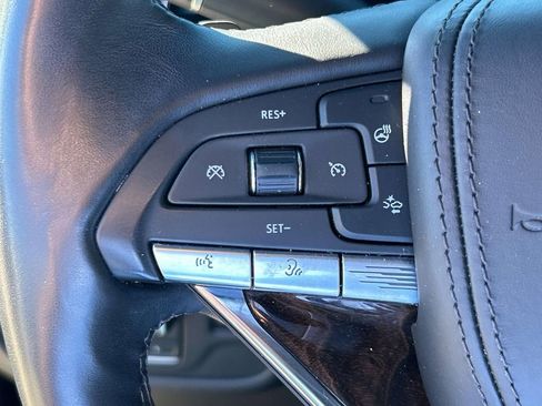 Used 2022 Cadillac Escalade ESV Sport Platinum w/ LPO, ONYX Package image 39