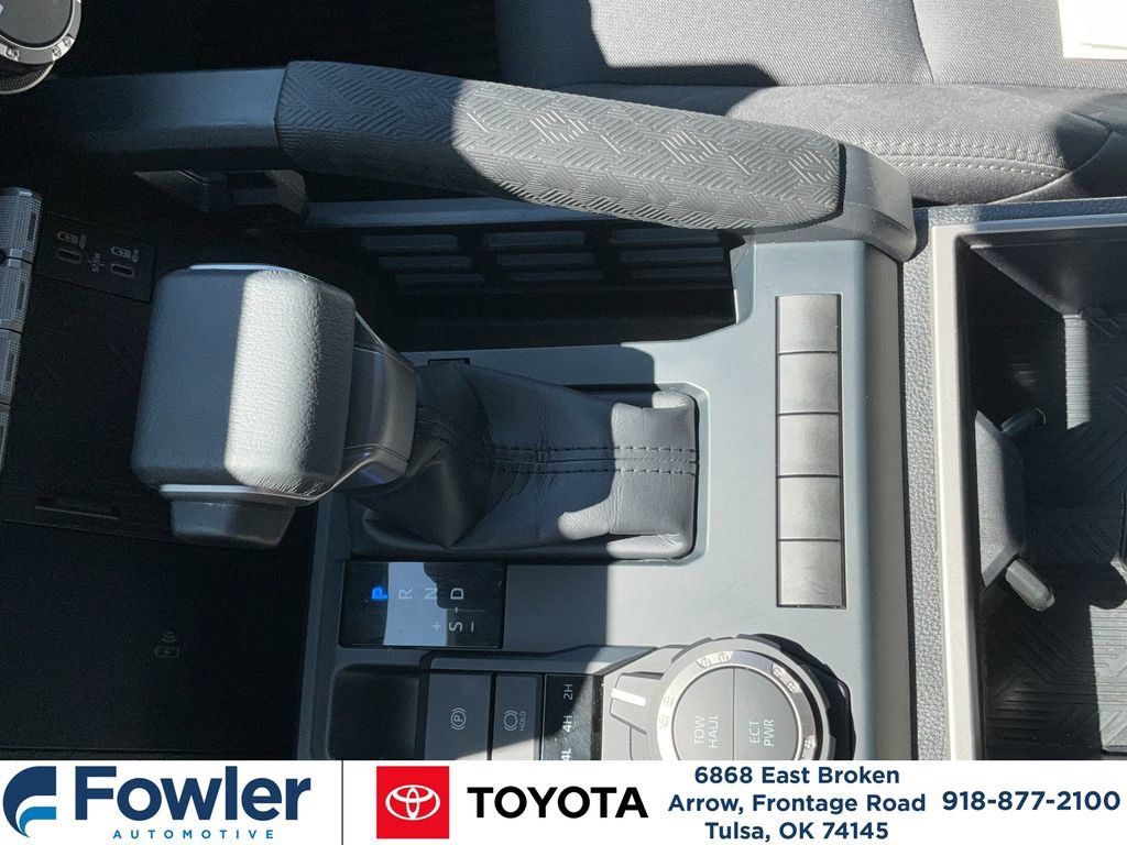 Certified 2025 Toyota Tacoma SR5 w/ SR5 Upgrade Package AWD/4WD image 21