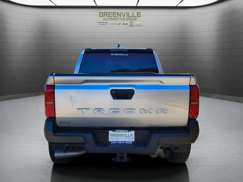 Used 2024 Toyota Tacoma SR image 7