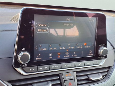 Used 2024 Nissan Altima 2.5 SR FWD image 10
