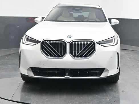 Used 2025 BMW X3 xDrive30i w/ Premium Package image 2