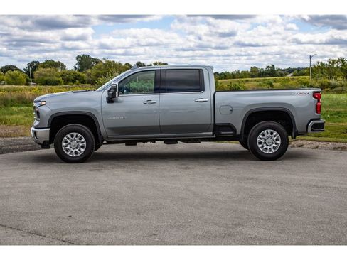 Used 2024 Chevrolet Silverado 3500 LTZ image 46