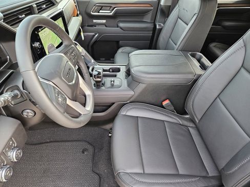 New 2026 GMC Sierra 1500 Denali w/ Denali Reserve Package AWD/4WD image 9