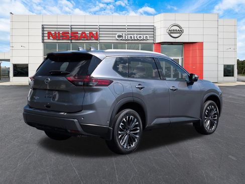 Used 2025 Nissan Rogue SL w/ Tech Package AWD/4WD image 3