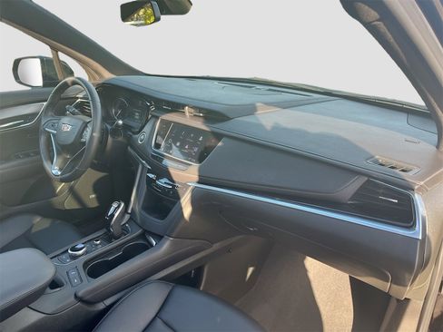Used 2025 Cadillac XT6 Luxury w/ LPO, Floor Liner Package image 31