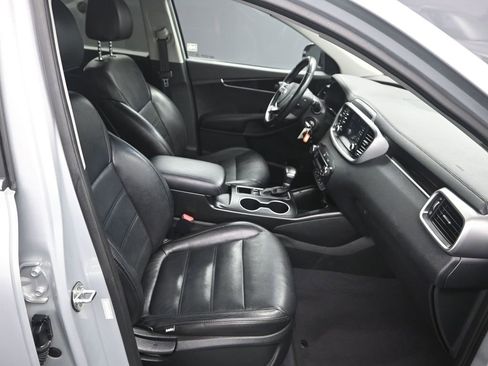 Used 2020 Kia Sorento LX w/ LX I4 Convenience Package image 37