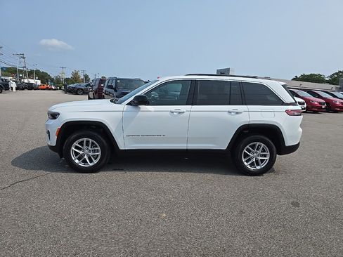 Certified 2025 Jeep Grand Cherokee Laredo X image 4