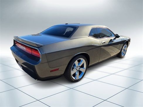 Used 2009 Dodge Challenger R/T image 4