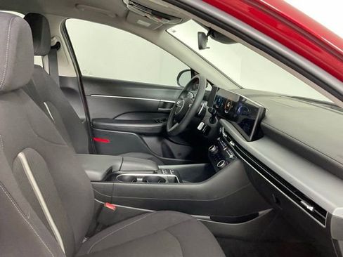 Used 2025 Hyundai Sonata SEL FWD image 17