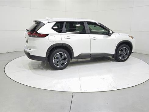 Used 2025 Nissan Rogue SV w/ SV Premium Package FWD image 7