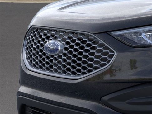 New 2024 Ford Edge SE image 17