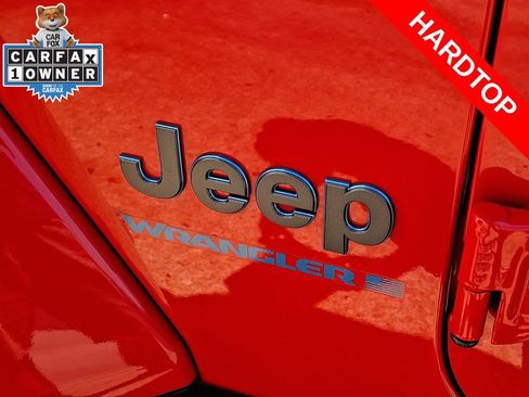 Used 2025 Jeep Wrangler Unlimited Sahara AWD/4WD image 9