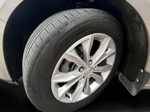 Used 2022 Chevrolet Malibu LT image 28