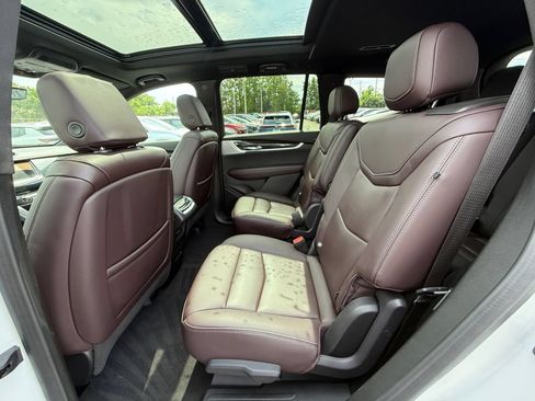 Used 2023 Cadillac XT6 Premium Luxury w/ Technology Package AWD/4WD image 26