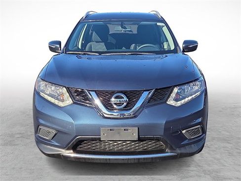 Used 2015 Nissan Rogue SV image 2