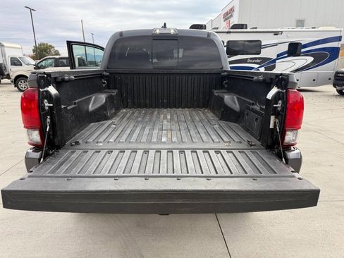 Used 2022 Toyota Tacoma SR5 image 10