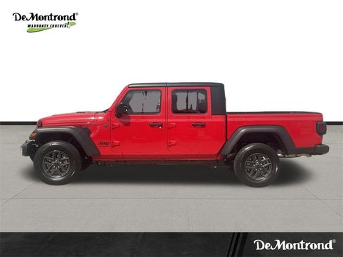 New 2025 Jeep Gladiator Sport image 8