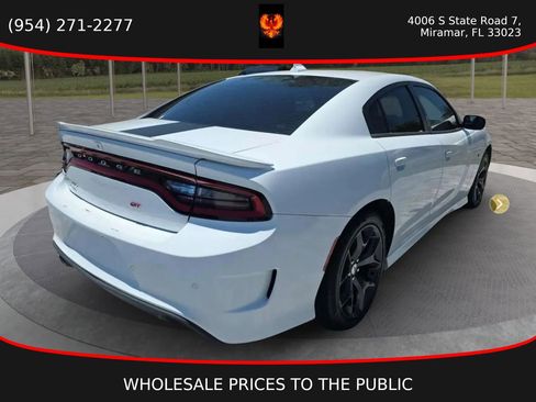 Used 2019 Dodge Charger GT RWD image 3
