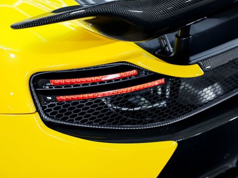 Used 2015 McLaren 650S Coupe image 14