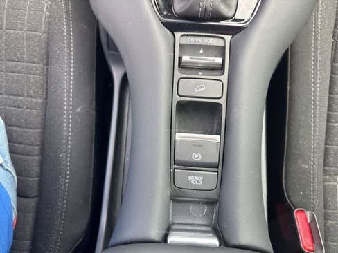 Used 2026 Honda HR-V LX image 17