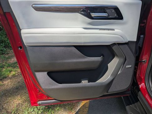 New 2026 Chevrolet Suburban Premier AWD/4WD image 27