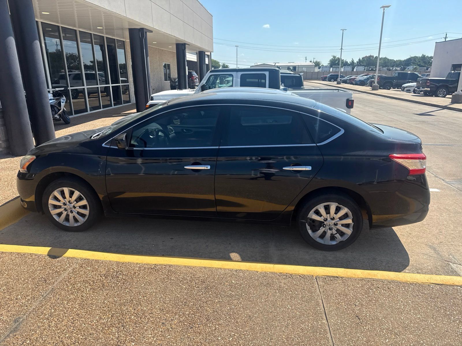Used 2014 Nissan Sentra S FWD image 4