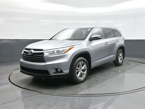 Used 2015 Toyota Highlander XLE image 3
