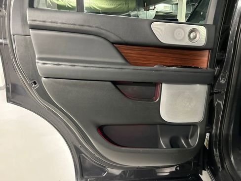 Used 2023 Lincoln Navigator Reserve AWD/4WD image 23