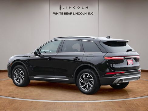 Used 2025 Lincoln Corsair AWD w/ Equipment Group 101A image 7